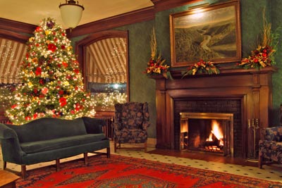 Christmas in Penn Wells Hotel Lobby